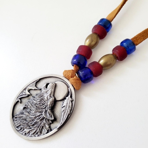 Pewter and Suede Wolf Necklace - Picture 3 of 4